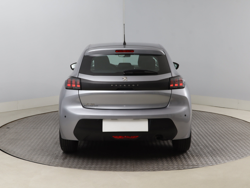 Peugeot 208, 2021