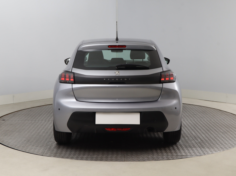 Peugeot 208, 2021