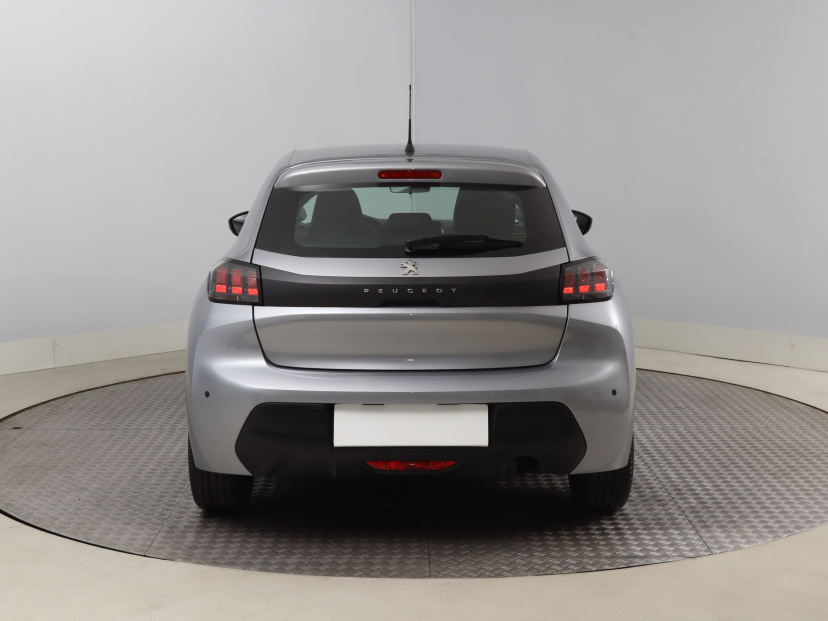Peugeot 208, 2021