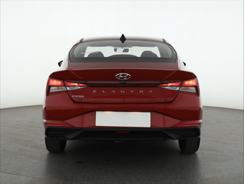 Hyundai Elantra, 2021