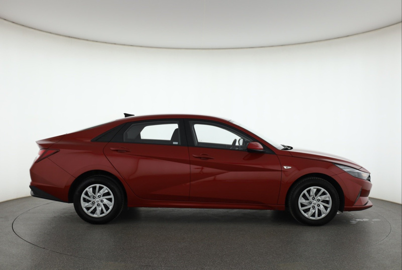 Hyundai Elantra, 2021