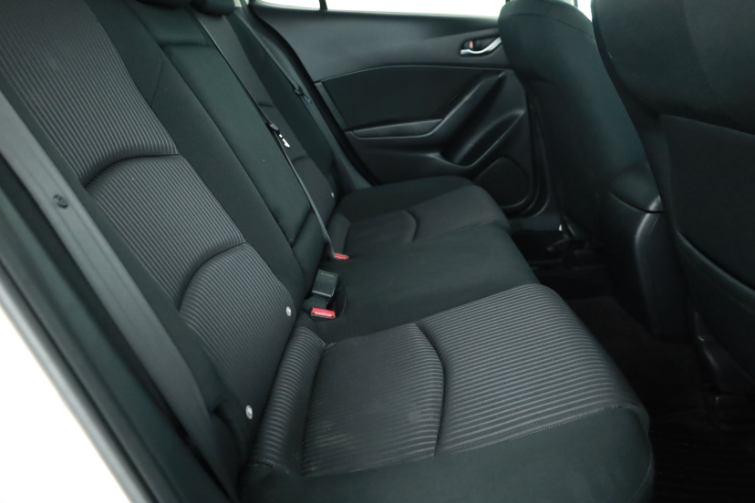 Mazda 3, 2015