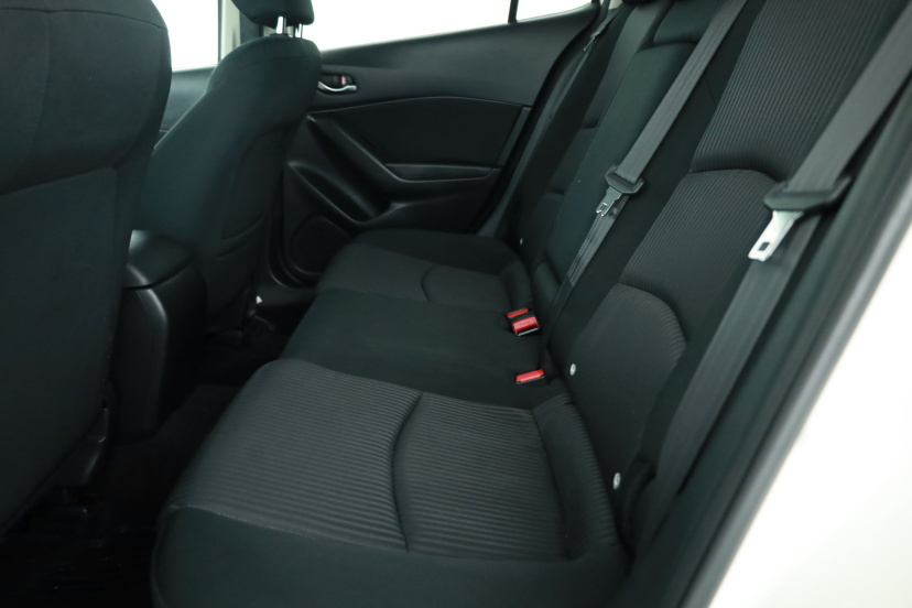 Mazda 3, 2015