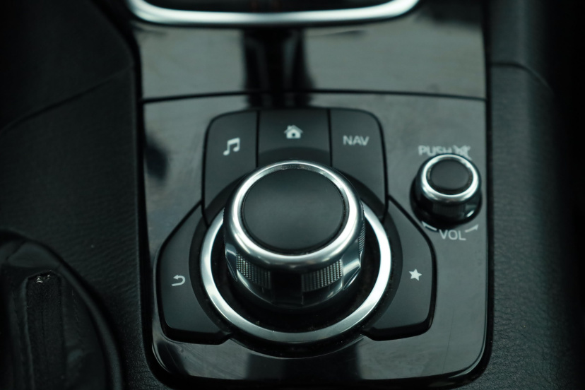 Mazda 3, 2015