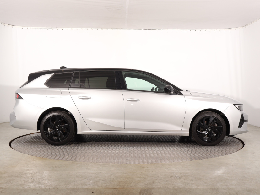 Opel Astra, 2024
