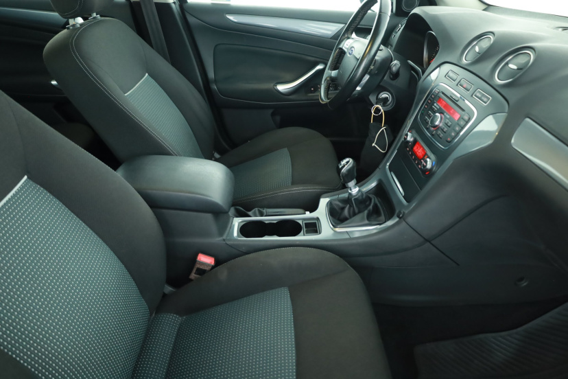 Ford Mondeo, 2013