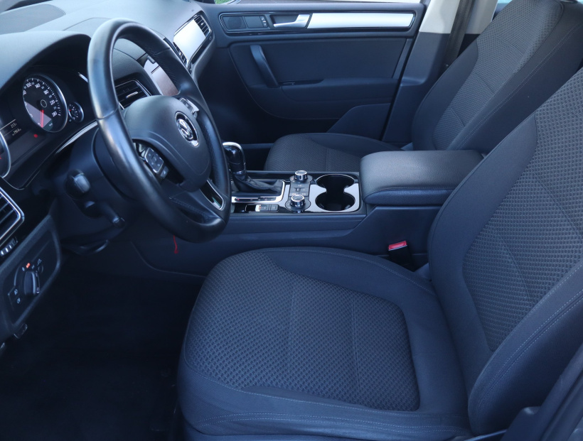 Volkswagen Touareg, 2013