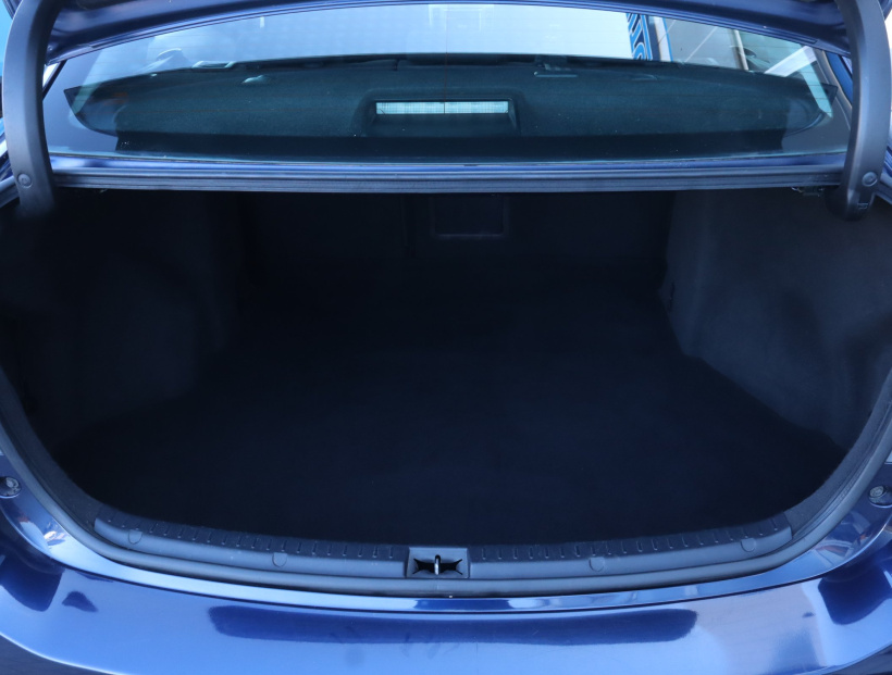 Toyota Avensis, 2012