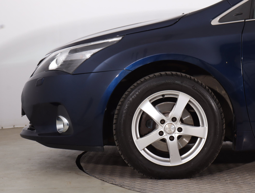 Toyota Avensis, 2012
