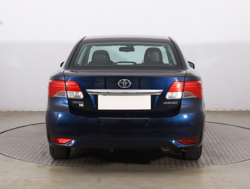 Toyota Avensis, 2012
