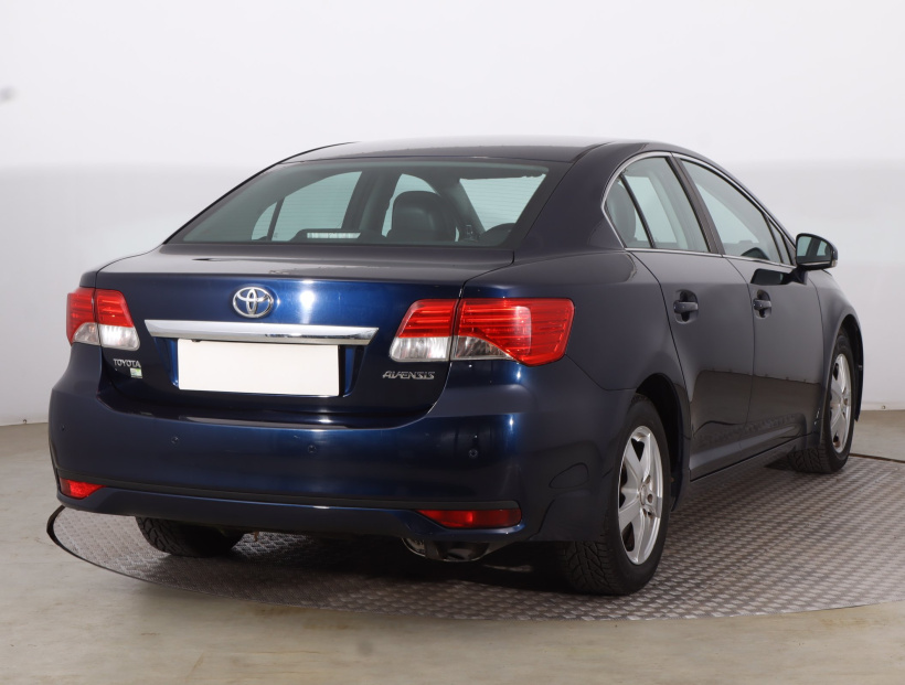 Toyota Avensis, 2012