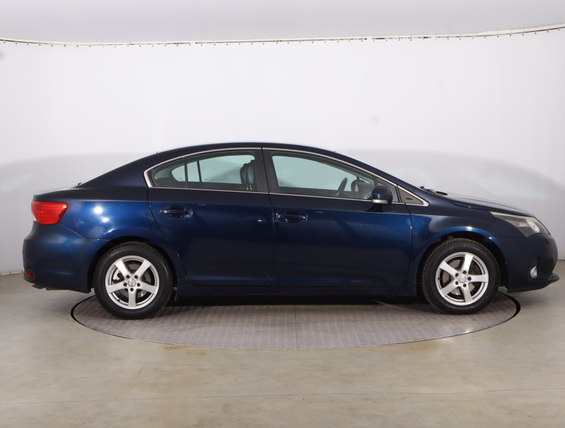 Toyota Avensis, 2012