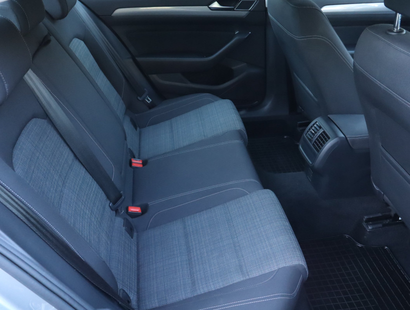 Volkswagen Passat, 2020