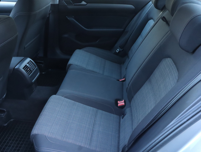 Volkswagen Passat, 2020