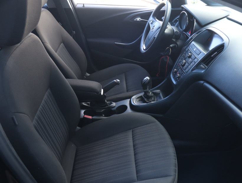 Opel Astra, 2012