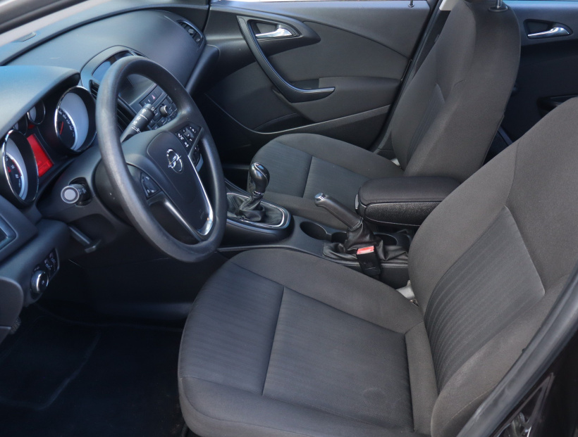 Opel Astra, 2012