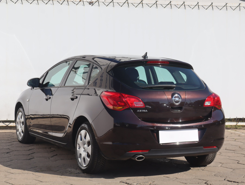 Opel Astra, 2012
