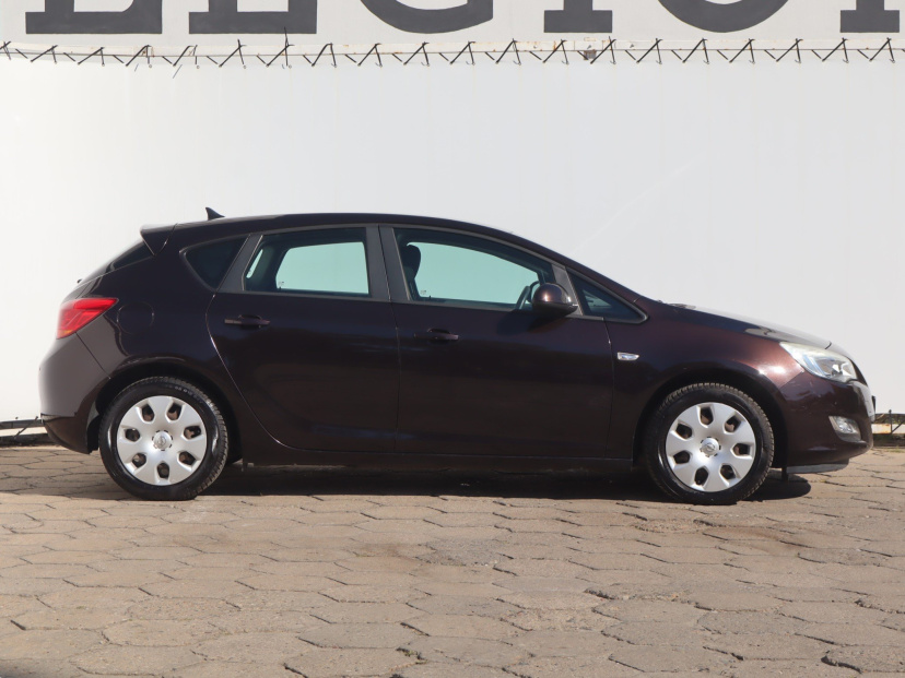 Opel Astra, 2012