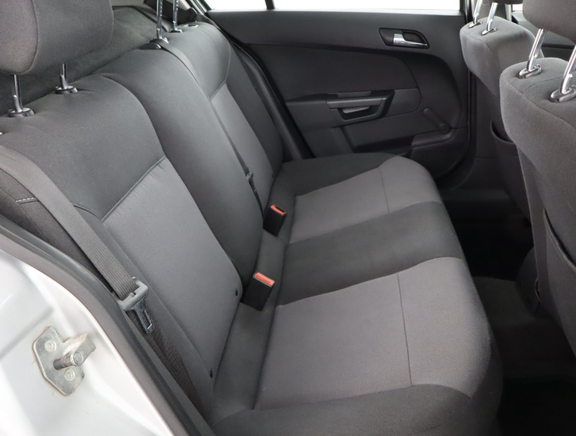 Opel Astra, 2012
