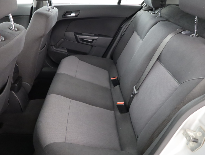 Opel Astra, 2012