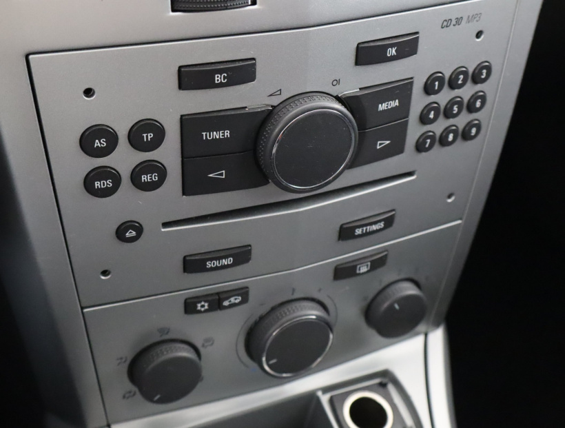 Opel Astra, 2012