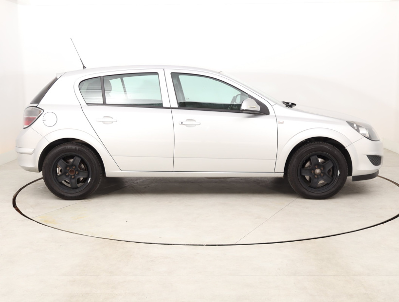 Opel Astra, 2012