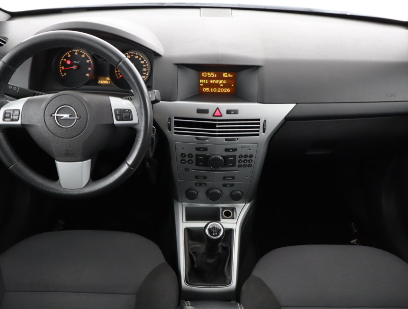 Opel Astra, 2012