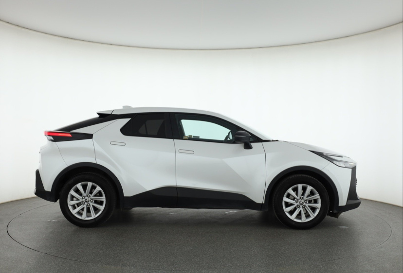 Toyota C-HR, 2024