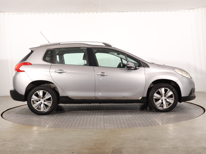 Peugeot 2008, 2013