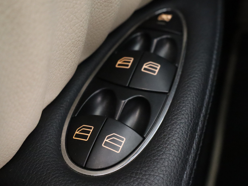 Mercedes-Benz E, 2008