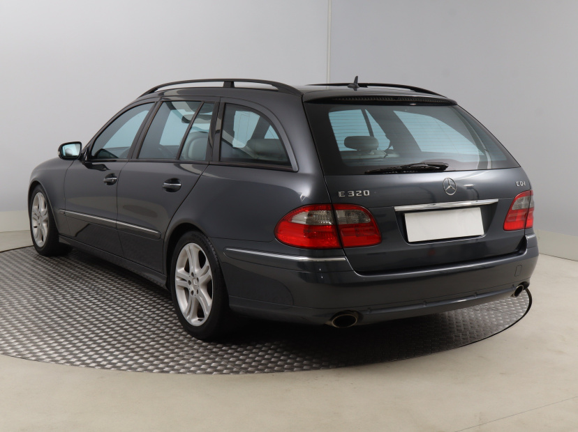 Mercedes-Benz E, 2008