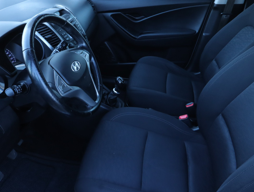 Hyundai ix20, 2012