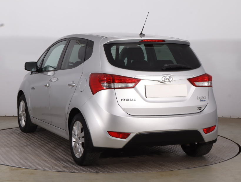Hyundai ix20, 2012