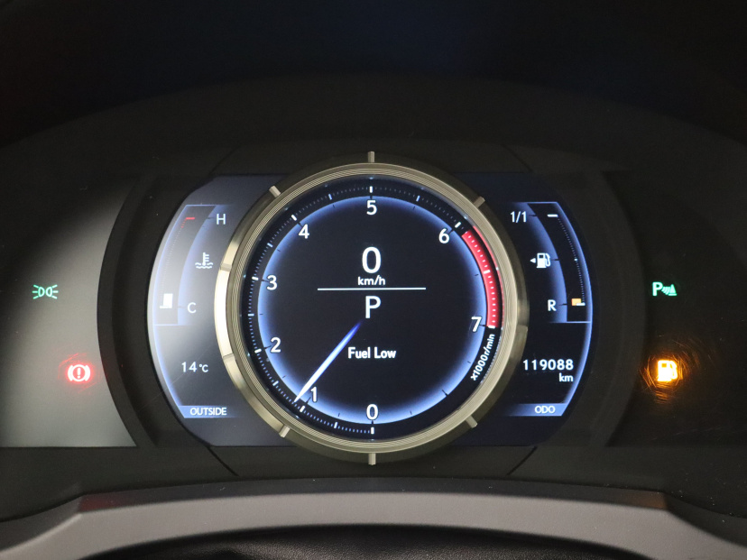 Lexus IS, 2016