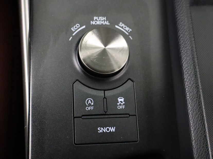 Lexus IS, 2016