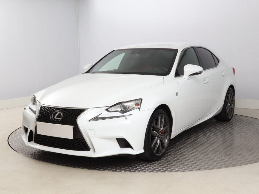Lexus IS, 2016