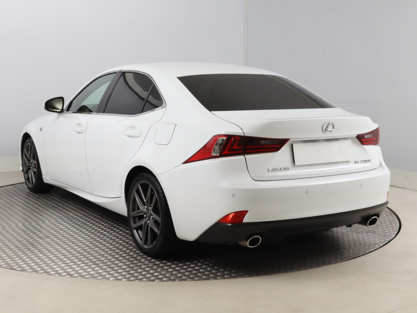Lexus IS, 2016