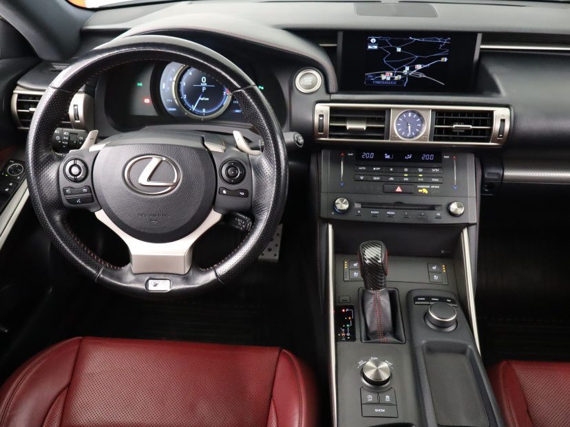 Lexus IS, 2016