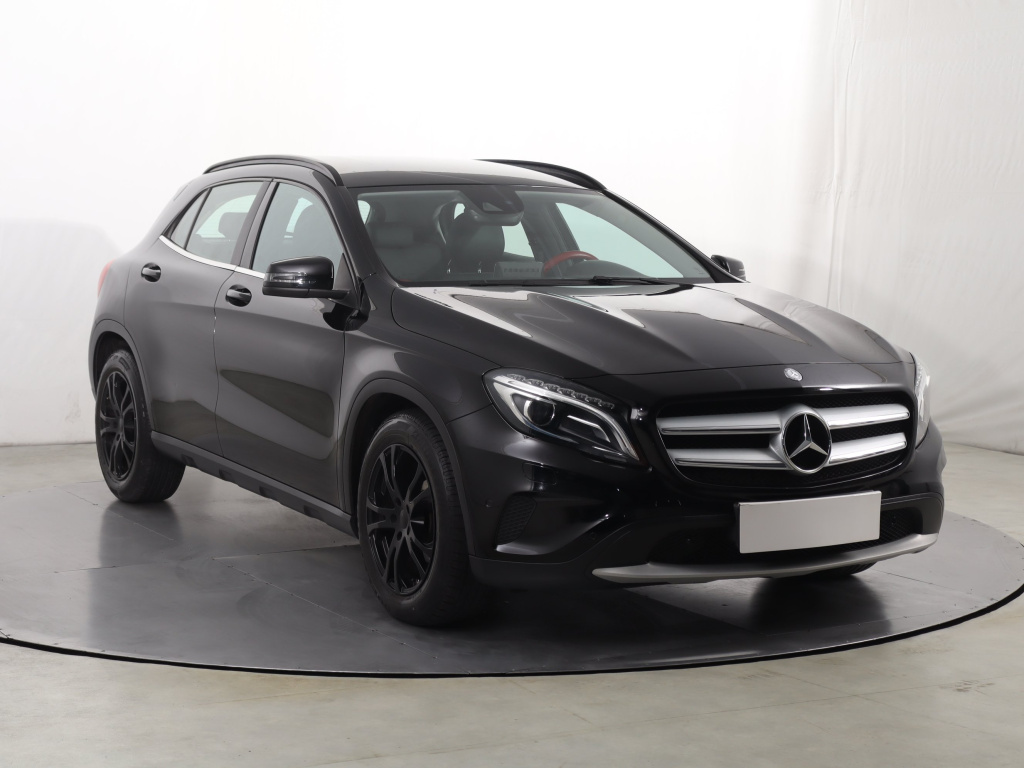 Mercedes-Benz GLA 200, 2016