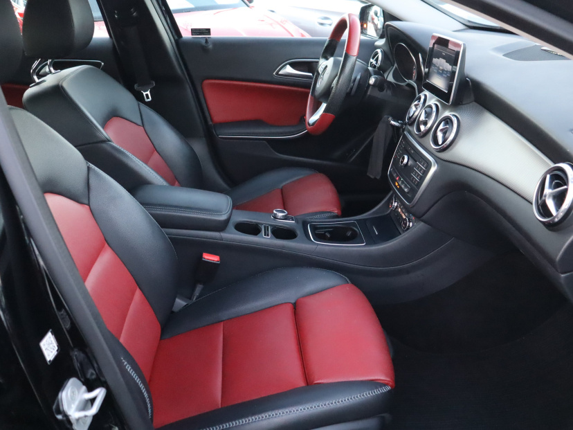 Mercedes-Benz GLA, 2016