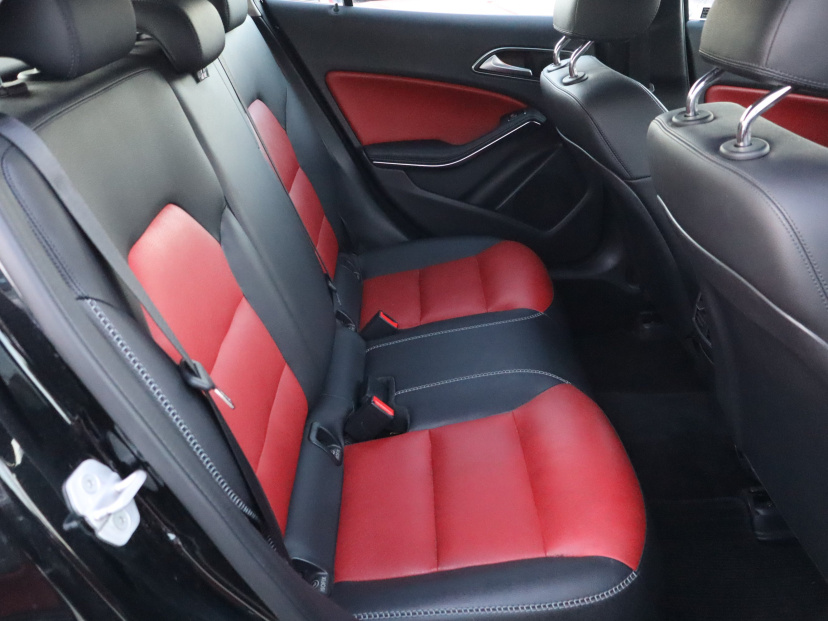 Mercedes-Benz GLA, 2016
