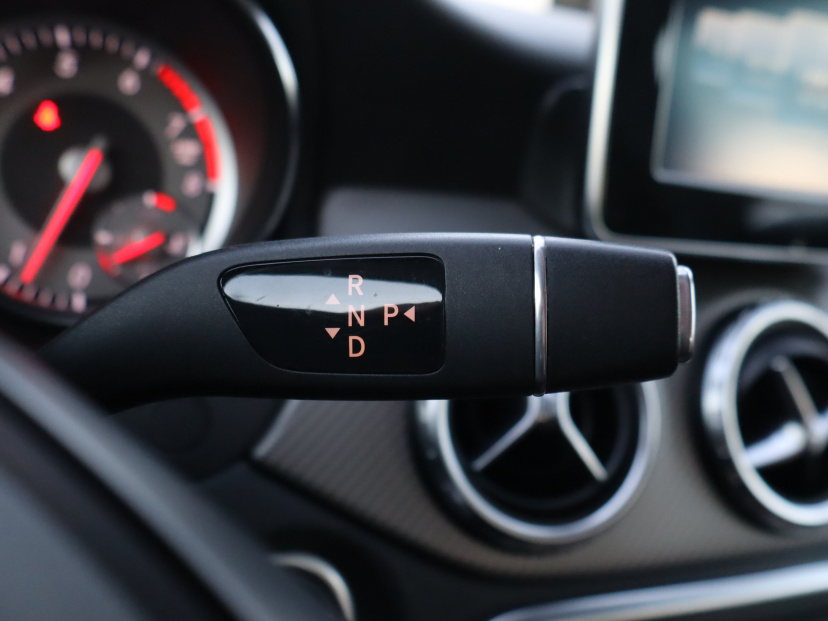 Mercedes-Benz GLA, 2016