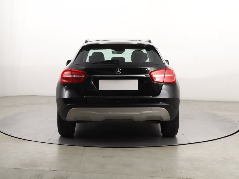 Mercedes-Benz GLA, 2016