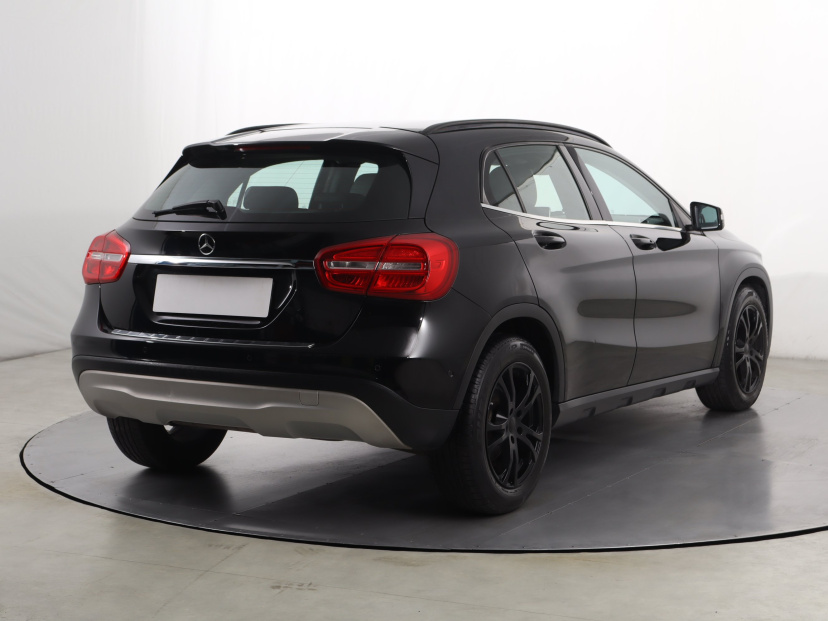 Mercedes-Benz GLA, 2016