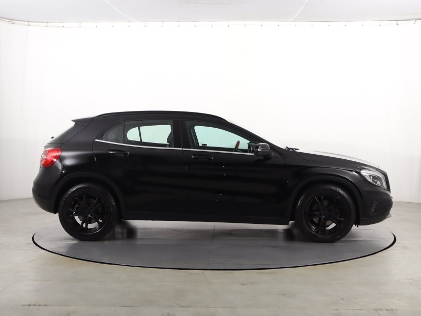 Mercedes-Benz GLA, 2016