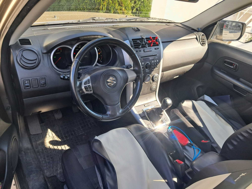 Suzuki Grand Vitara, 2011