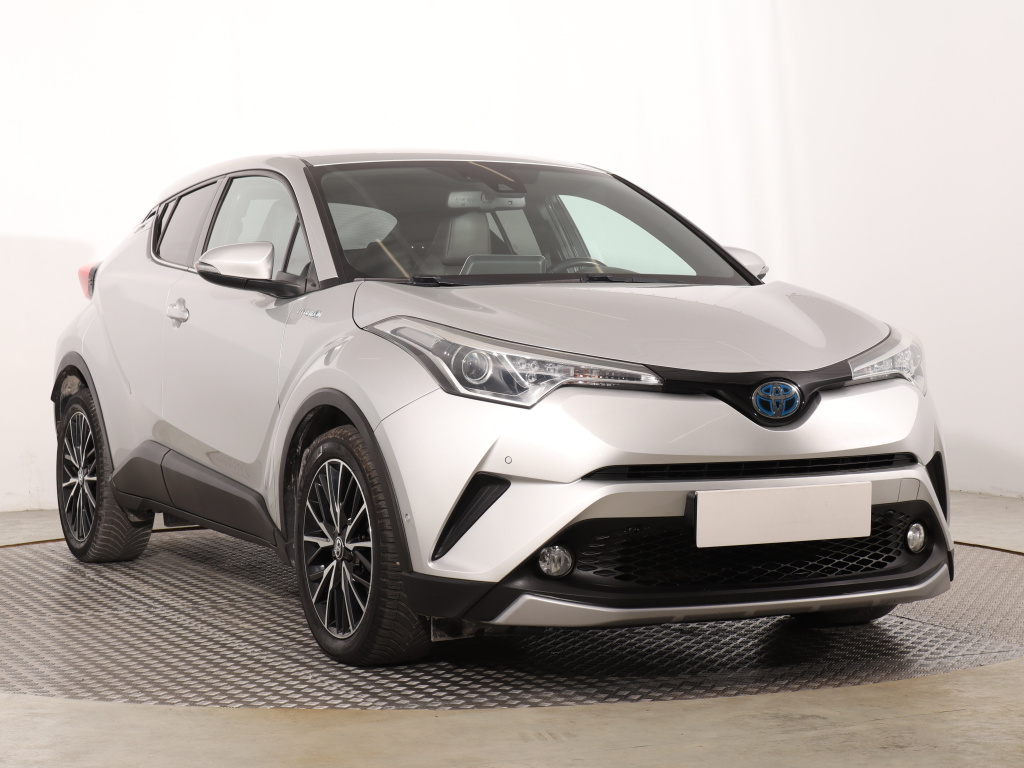 Toyota C-HR, 2016
