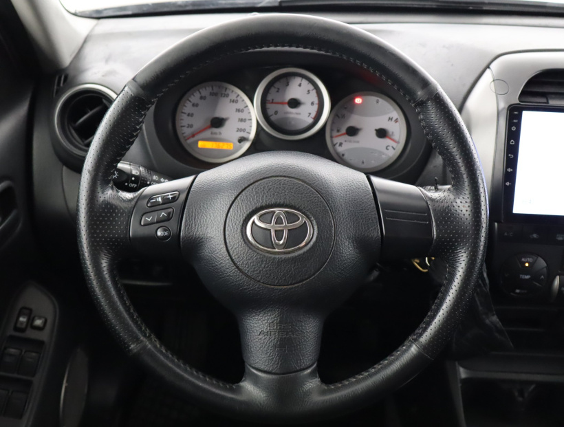 Toyota RAV 4, 2004