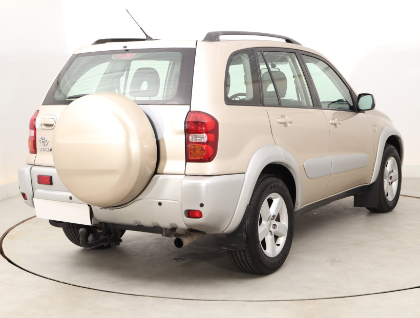 Toyota RAV 4, 2004