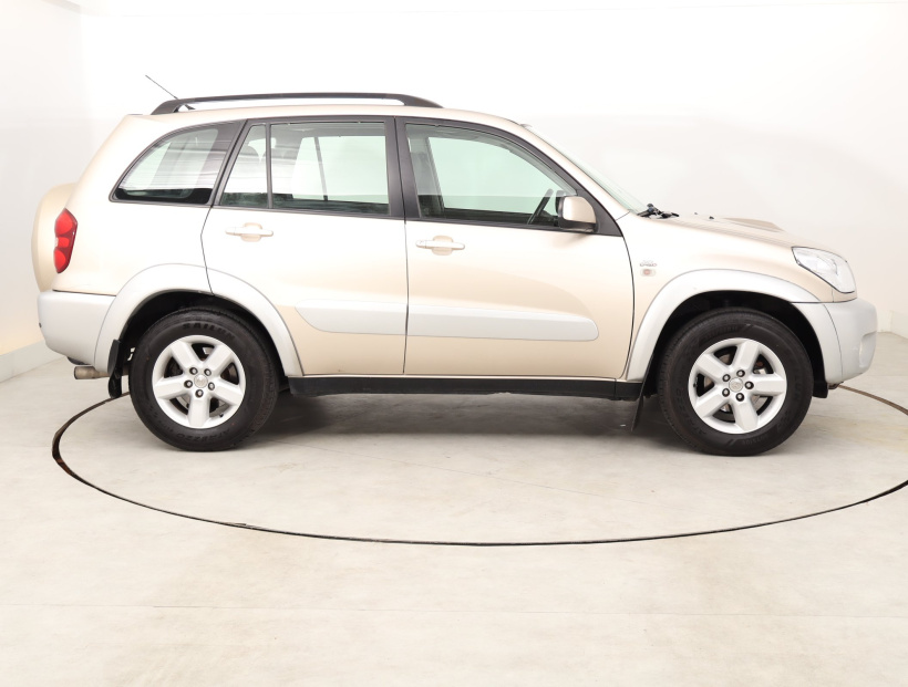 Toyota RAV 4, 2004